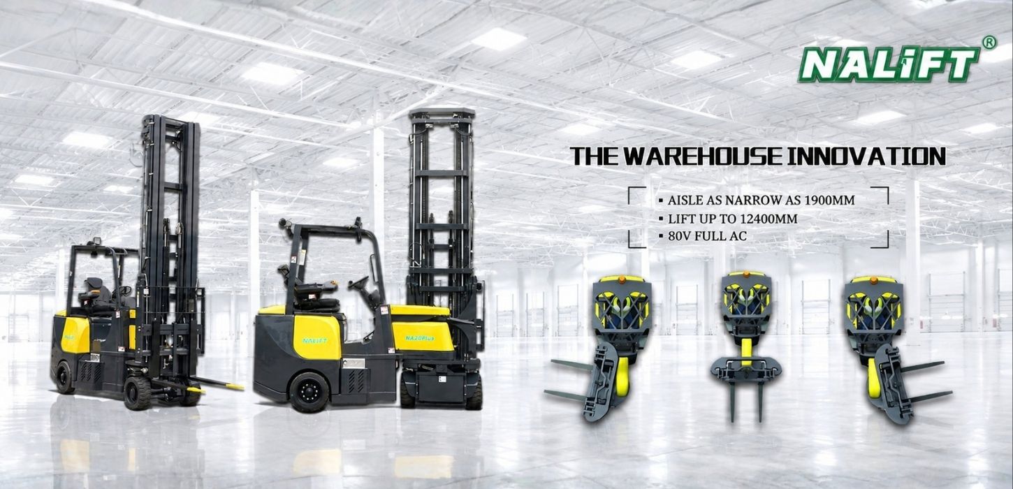 Articulated forklift in operation